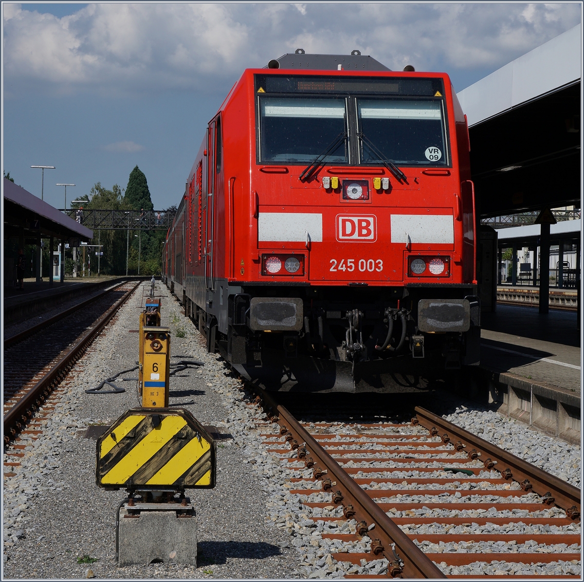 The DB 245 003 in Lindau Main Station.
09.09.2016