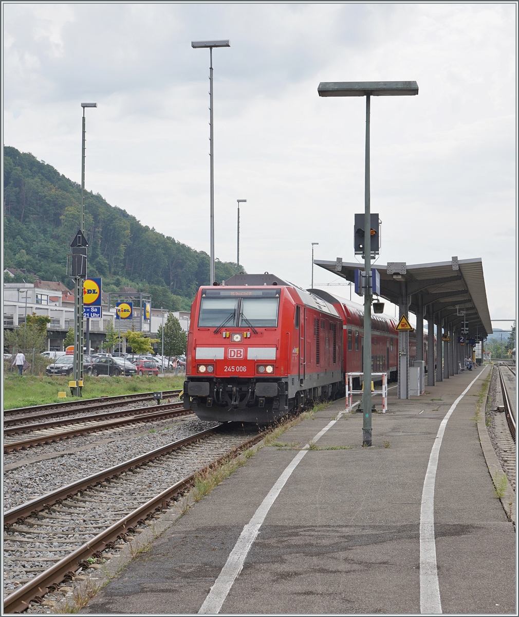 The DB 245 006 with a IRE from Friederichshafen to Basel Bad Bf in Waldshut. 

06.09.2022