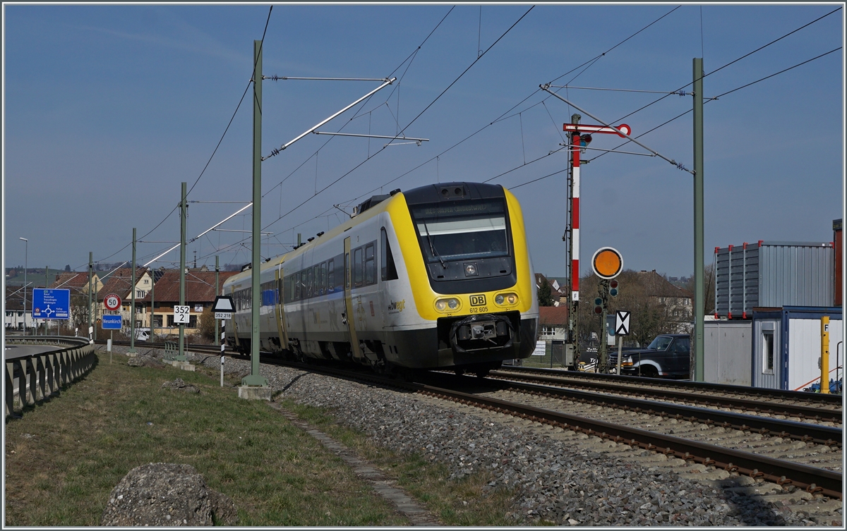 The DB 612 605 by Neunkirch (Klettgau /Switzerland) on the way to Singen Htw. 

25.03.2021