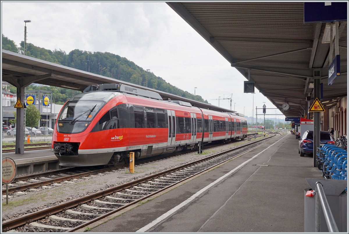 The DB 644 040 is arriving at Waldshut.

06.09.2022