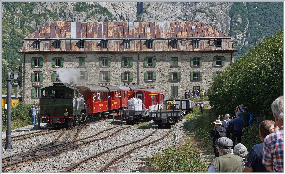 The DFB HG 4/4 704 (ex 40-304) in Gletsch.

31.08.2019