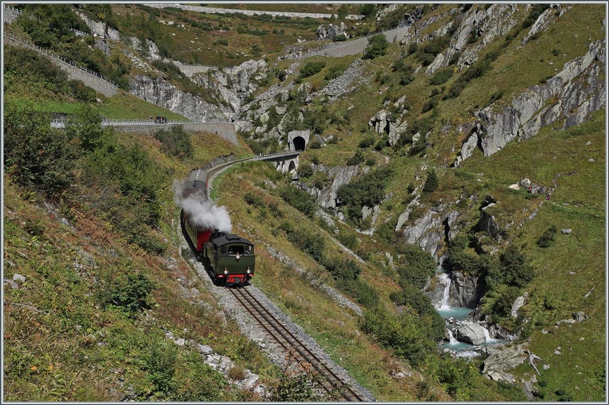 The DFB HG 4/4 704 with his train on the way from Realp to Oberwald near Gletsch. 

30.09.2021