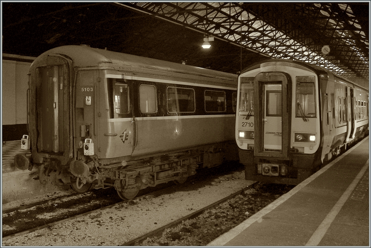 The diesel multiple unit 2710 in Limerick. 04.10.2006