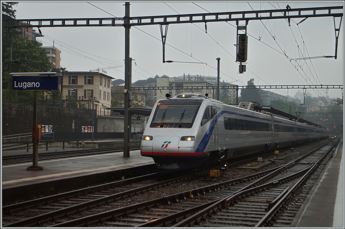 The EC 305 on the way to th Rho Fiera Expo Milano 2015 by his short stop in Lugano 
01.05.2015