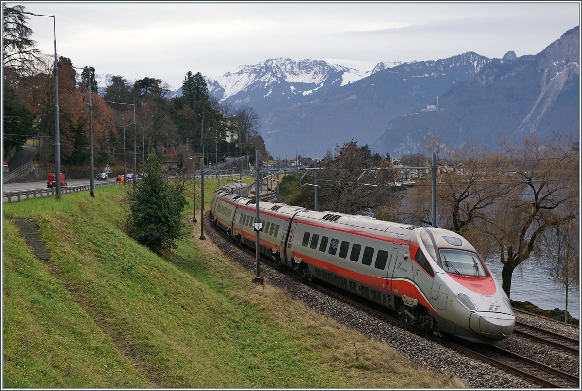 The EC 39 from Geneve to Milano now with the FS Trenitaila ETR 610 002 near Villeneuve.

03.01.2022