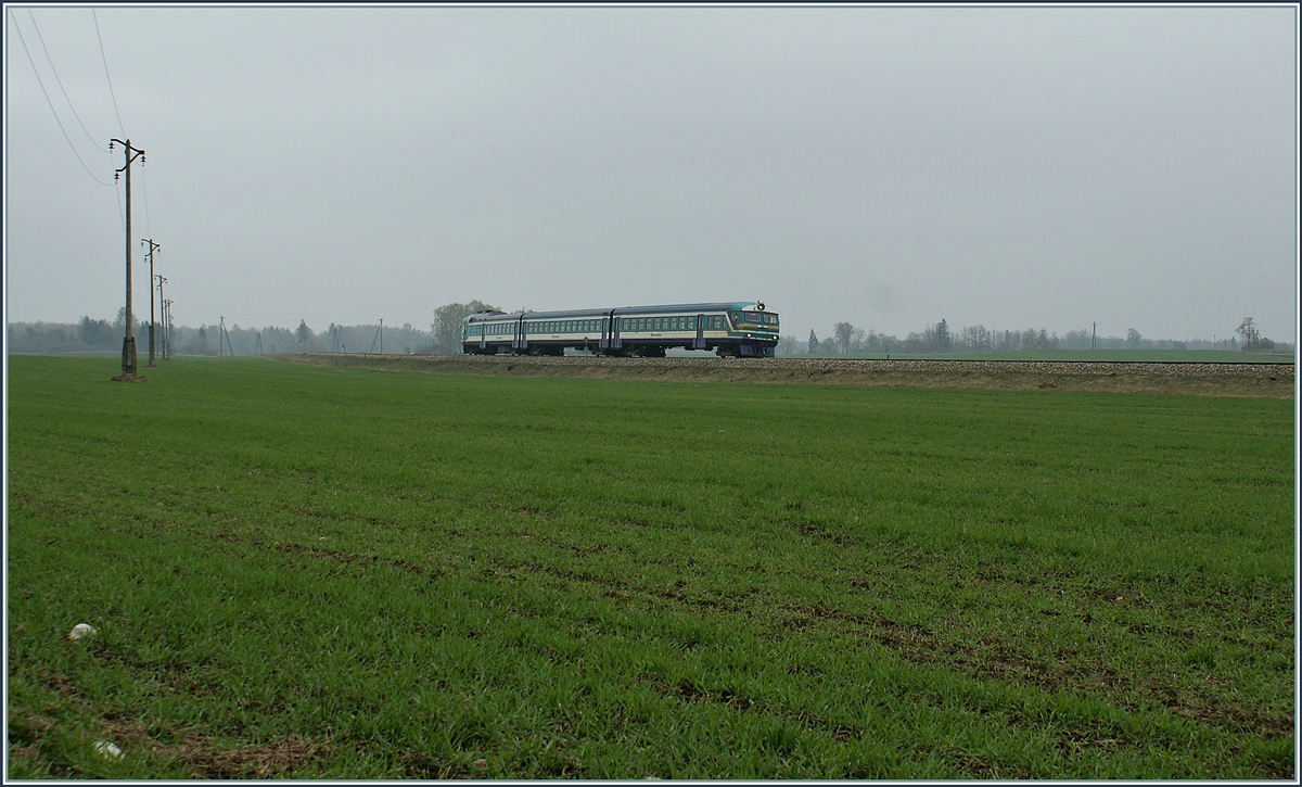 The Edelaraudtee local train 234 to Tallinn near Rapla. 
05.05.2012