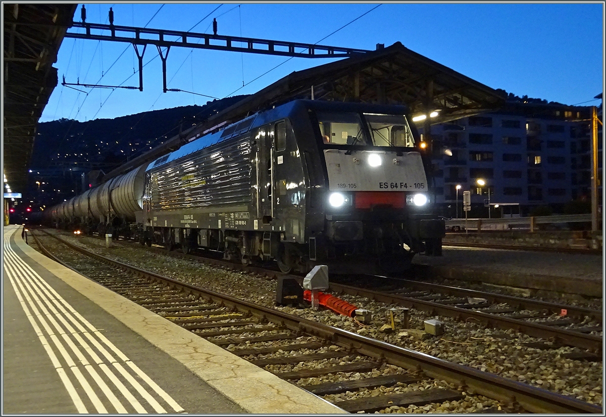 The ES 64 F4 - 105 (UIC 91 80 6189 105 D-DISPO Class 189 VL) in Vevey.
03.08.2015