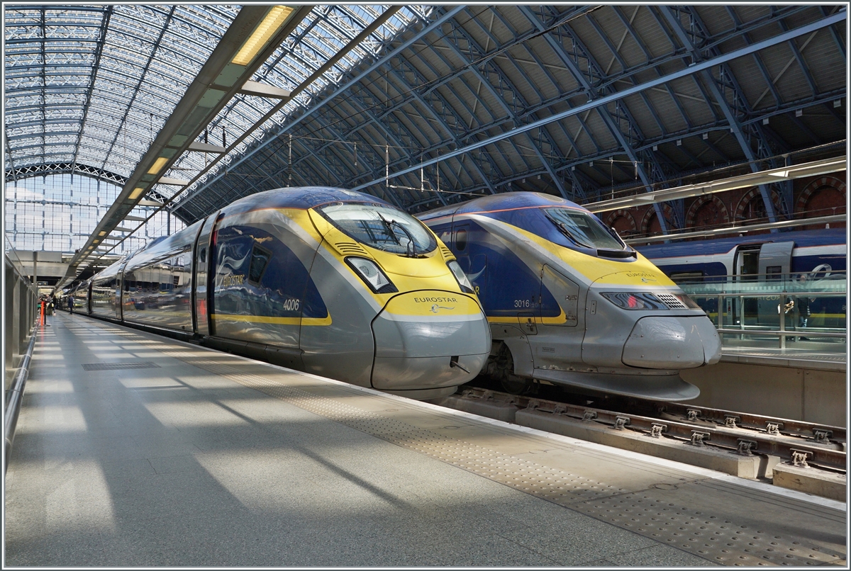 The Eurostar Train Class 374 e320 4016 and the Class 373 e300 3016 in London St Pancras. 

28.04.2016