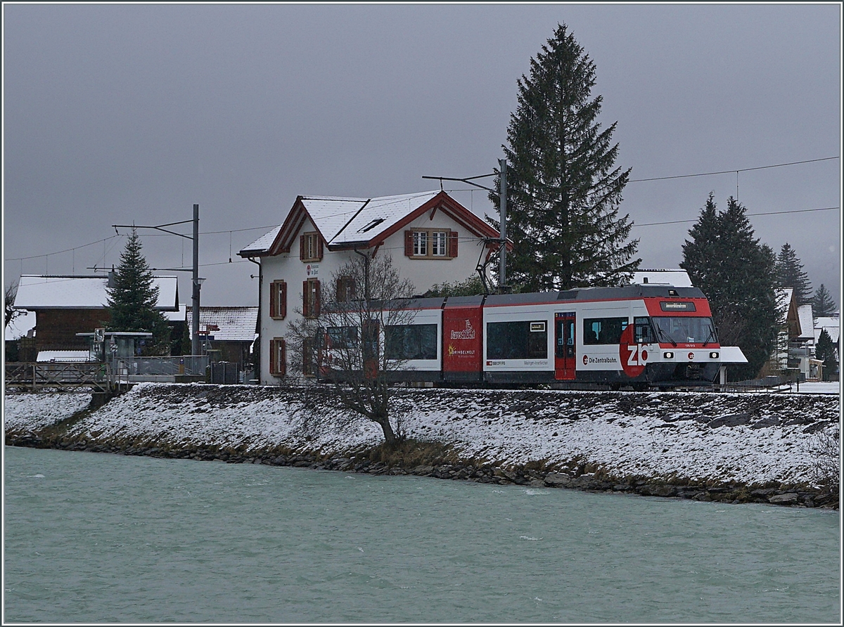 The ex CEV MVR GTW Be 2/6 7004  Montreux  is now by the Zentralbahn the Be 125 013 (90 85 847 0013-6) and is leaving Aareschlucht West Station on the way to Meiringen. 

15.03.2021