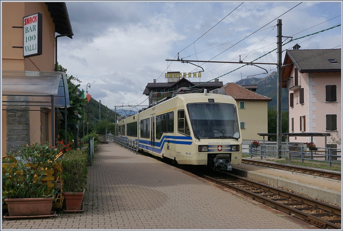 The FART Centovalli-Express in Malesco. 

05.09.2016