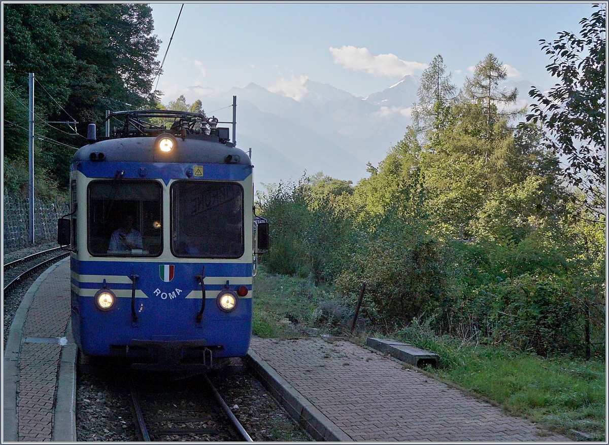 The Ferrovia Vigezzina SSIF ABe 8/8 21 Roma on the way to Re in Marone.
07.10.2016