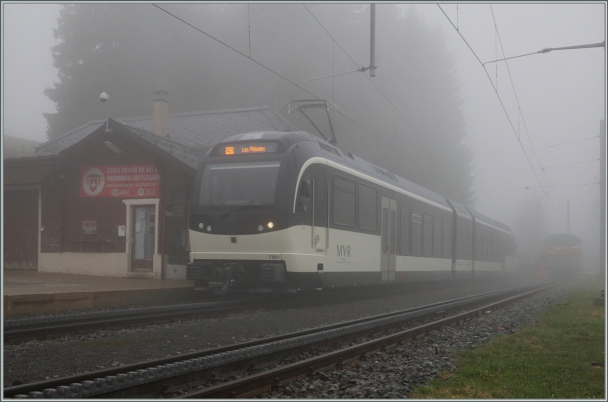 The first day for the SURF ABeh 2/6 7501 on the Passanger-Services on the sumit Station Les Pleideas.
13.04.2016