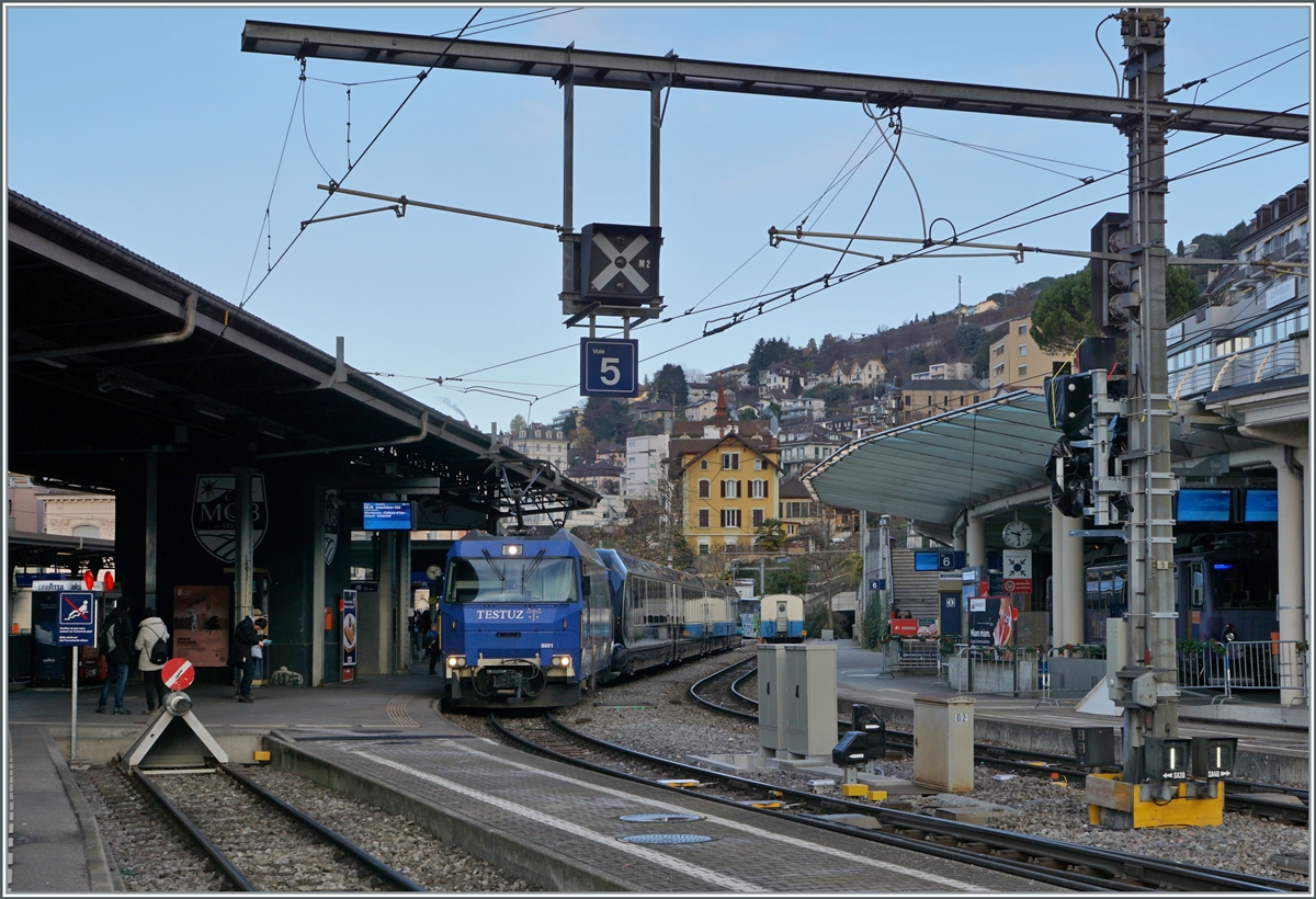 The first GoldenPass Express from Montreux to Interlaken Ost in Montreux. 

11.12.2022