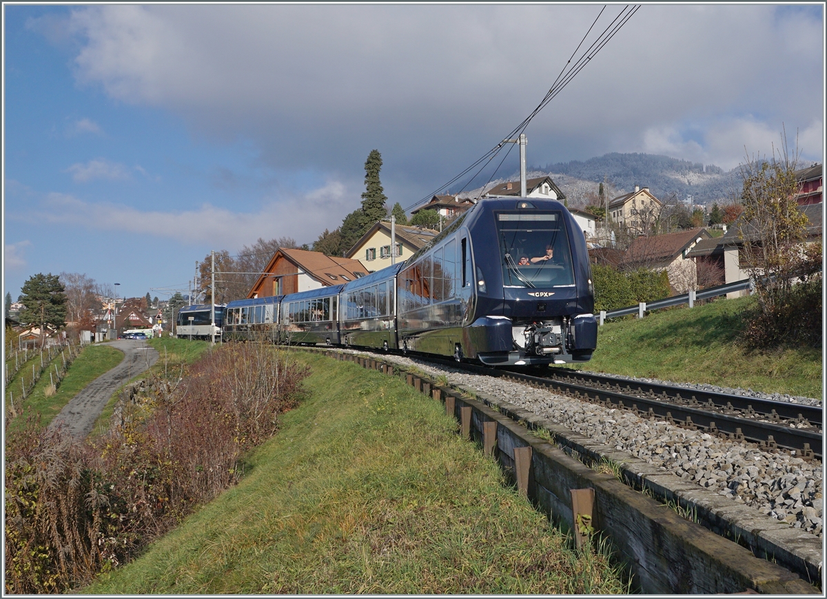 The first GoldenPass Express from Interlaken to Montreux by Planchamp. This Service will by shortly arriving at Montreux. 

11.12.2022