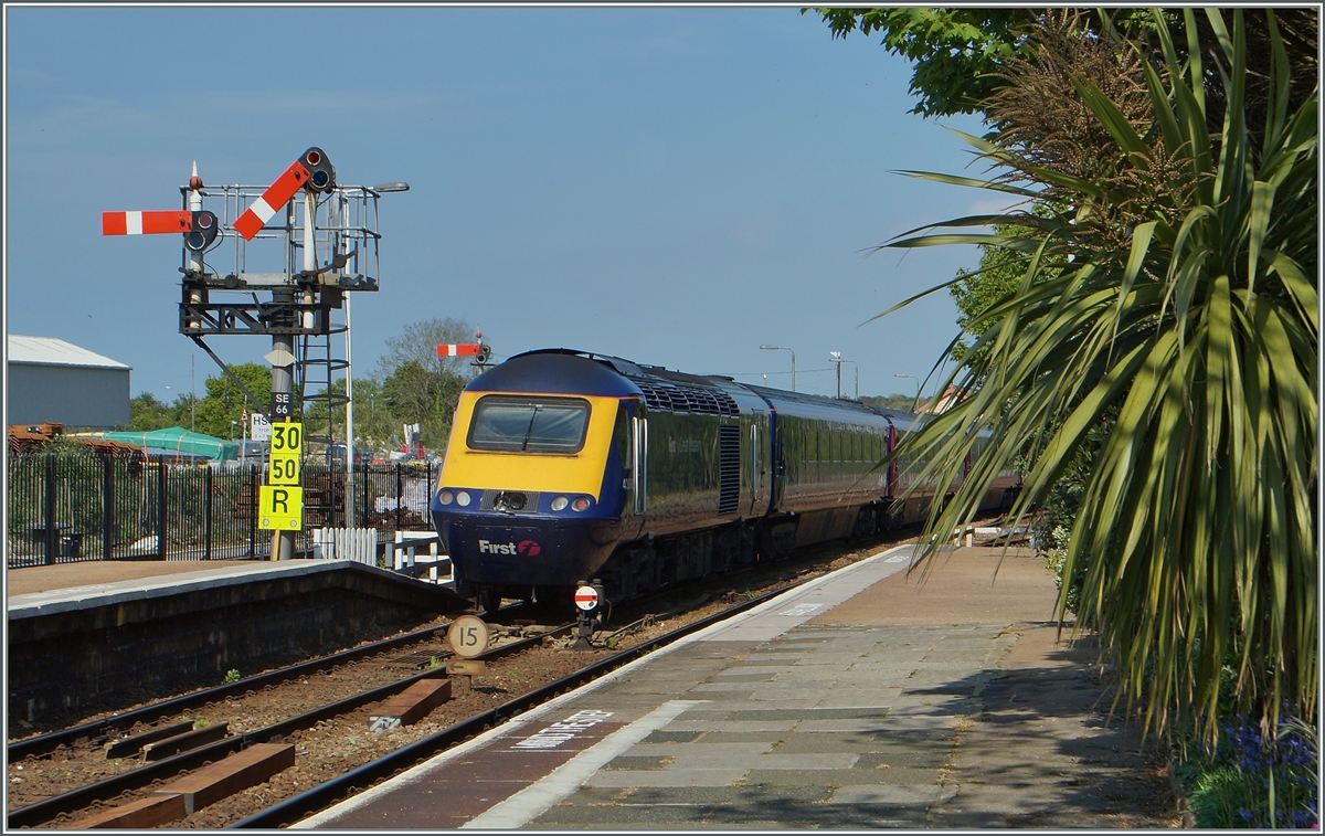 The First Great Western 16.02 Service to London Paddington in St Erth
17.05.2014