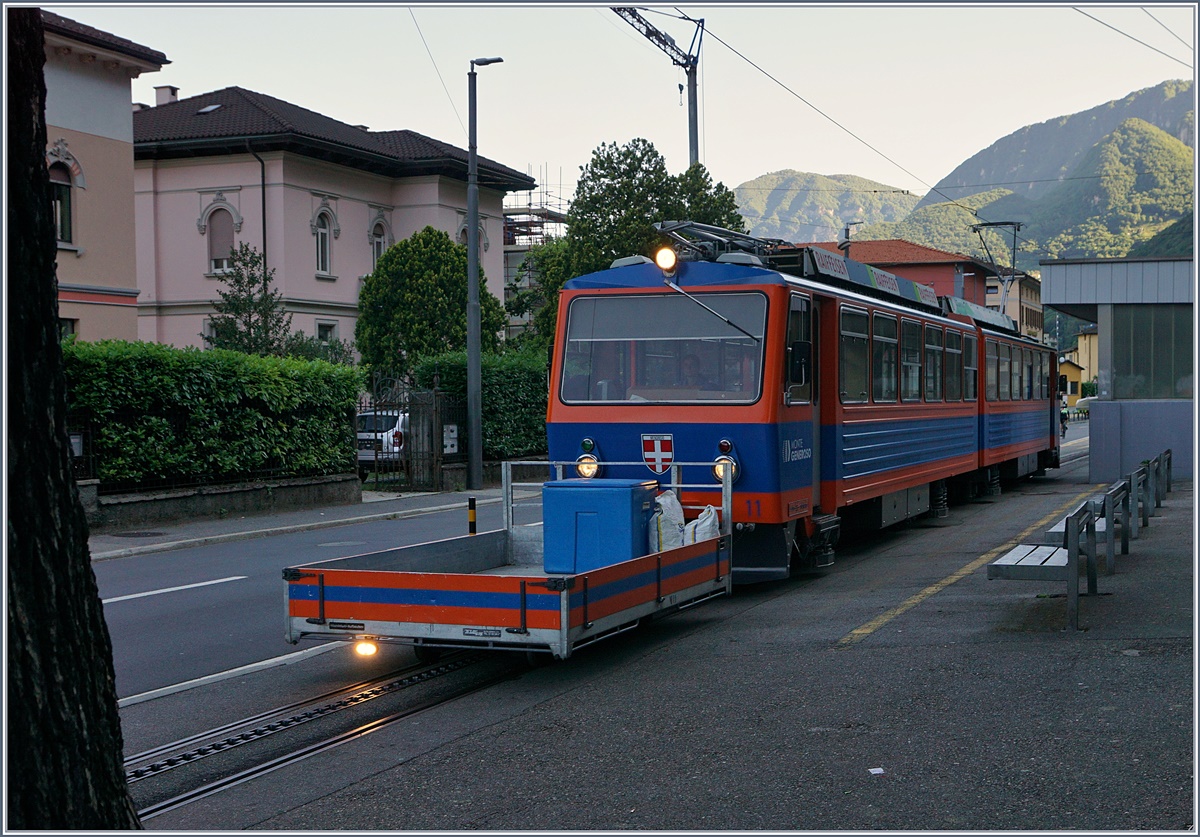 The first MG train to the summit for this day is arriving a Capolago.
20.05.2017