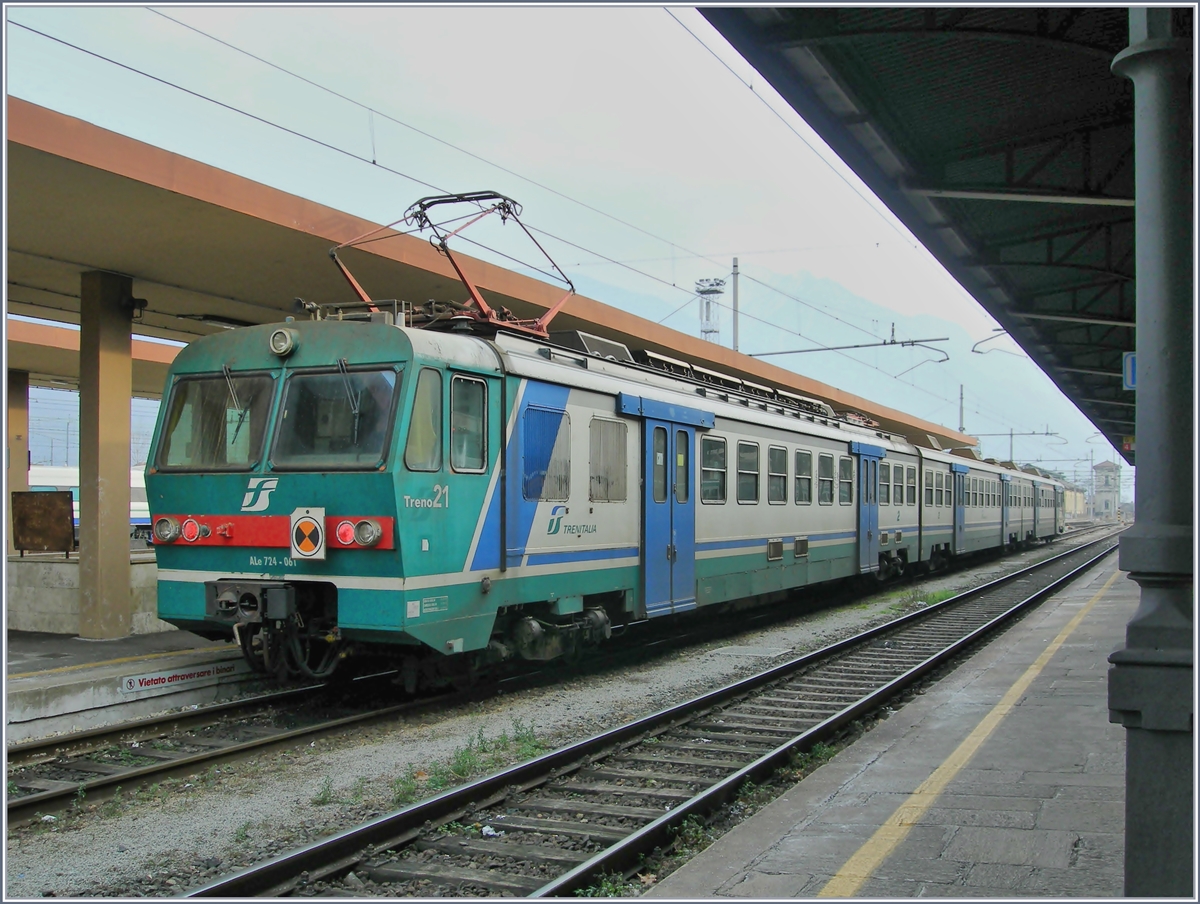The FS ALe 724 061 to Novara in Domodossola. 
06.02.2007