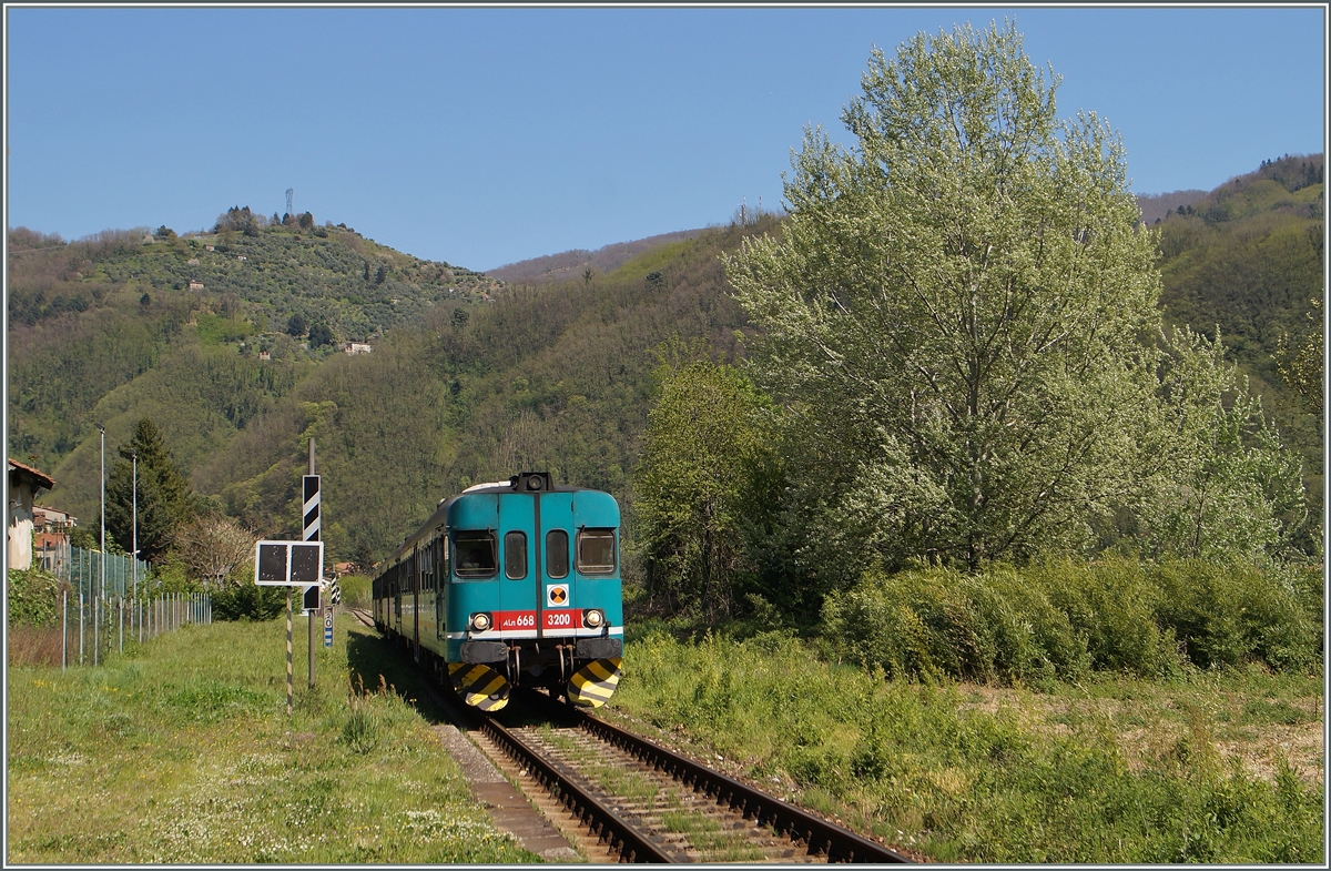 The FS ALn 668 3200 in Borgo a Monzzano.
20.04.2015