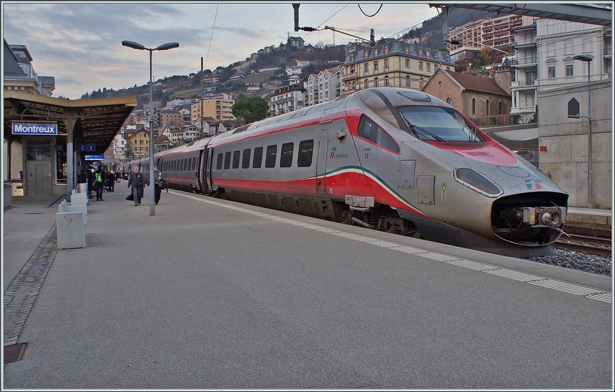 The FS Trenialtia ETR 610 001 on the way from Domodossola to Geneve by his stop in Montreux. 

11.12.2025