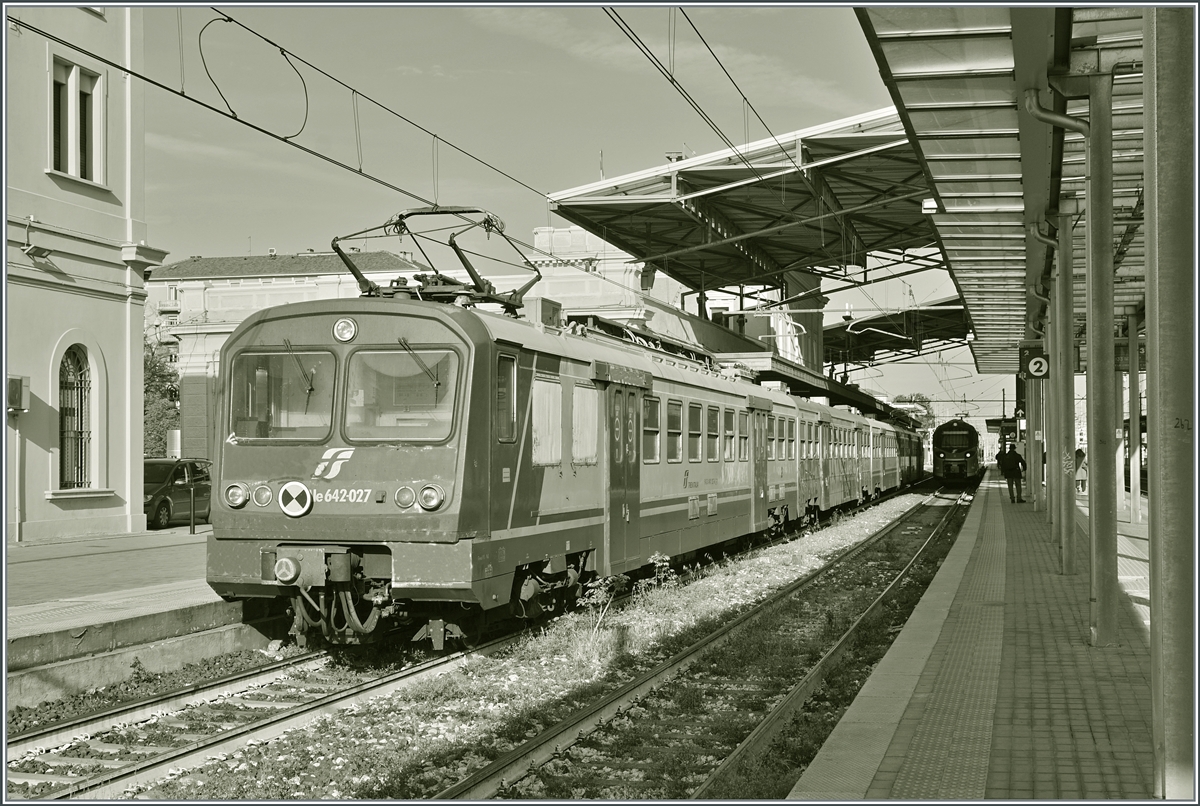 The FS Trenitalia Ale 624 027 is located in Parma. Some of these railcars are still in use on the route from Parma to La Spezia, otherwise the railcars that were once widespread across the country are rarely seen in use anymore.

April 18, 2023