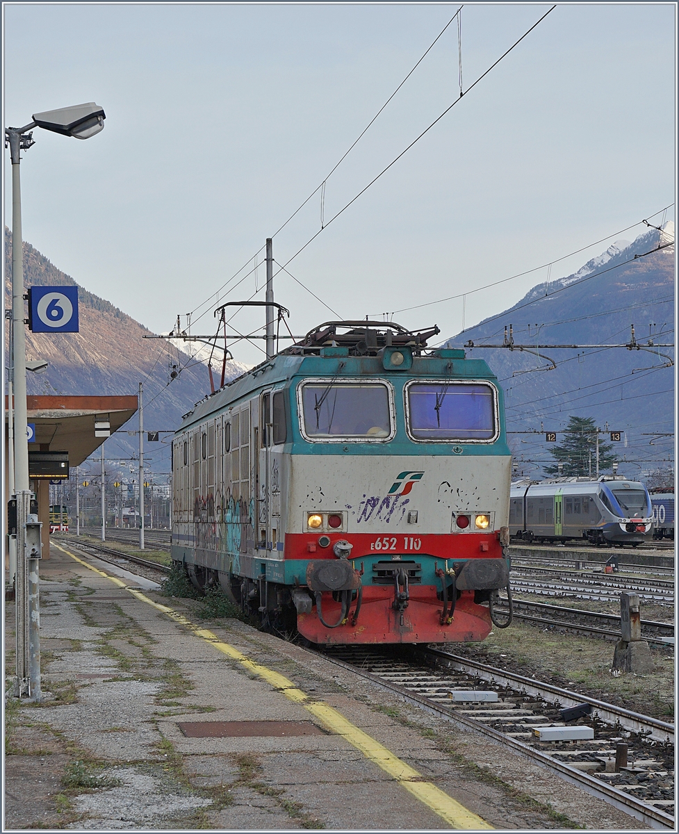 The FS Trenitalia E 652 110 in Domodossola.
29.11.2018