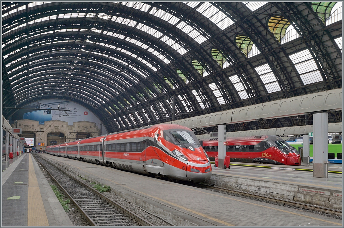 The FS Trenitalia ETR 400 042 in the Milan Central Station.

08.11.2022. 