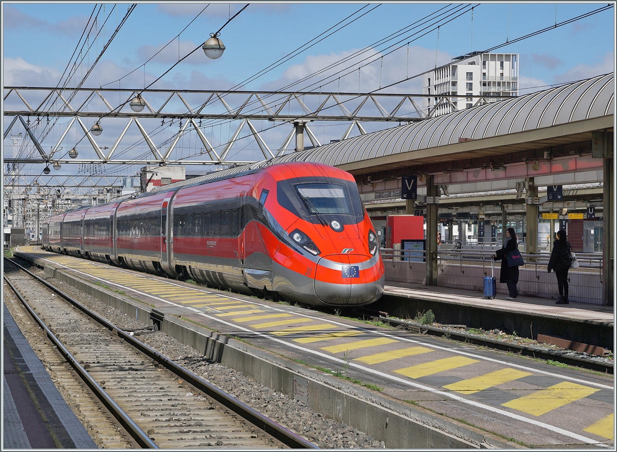 The FS Trenitalia ETR 400 031 leaves Lyon Part Dieu station as Frecciarossa FR 6654.
The train is on its way from Lyon Perrache to Paris Gare de Lyon.

March 13, 2024