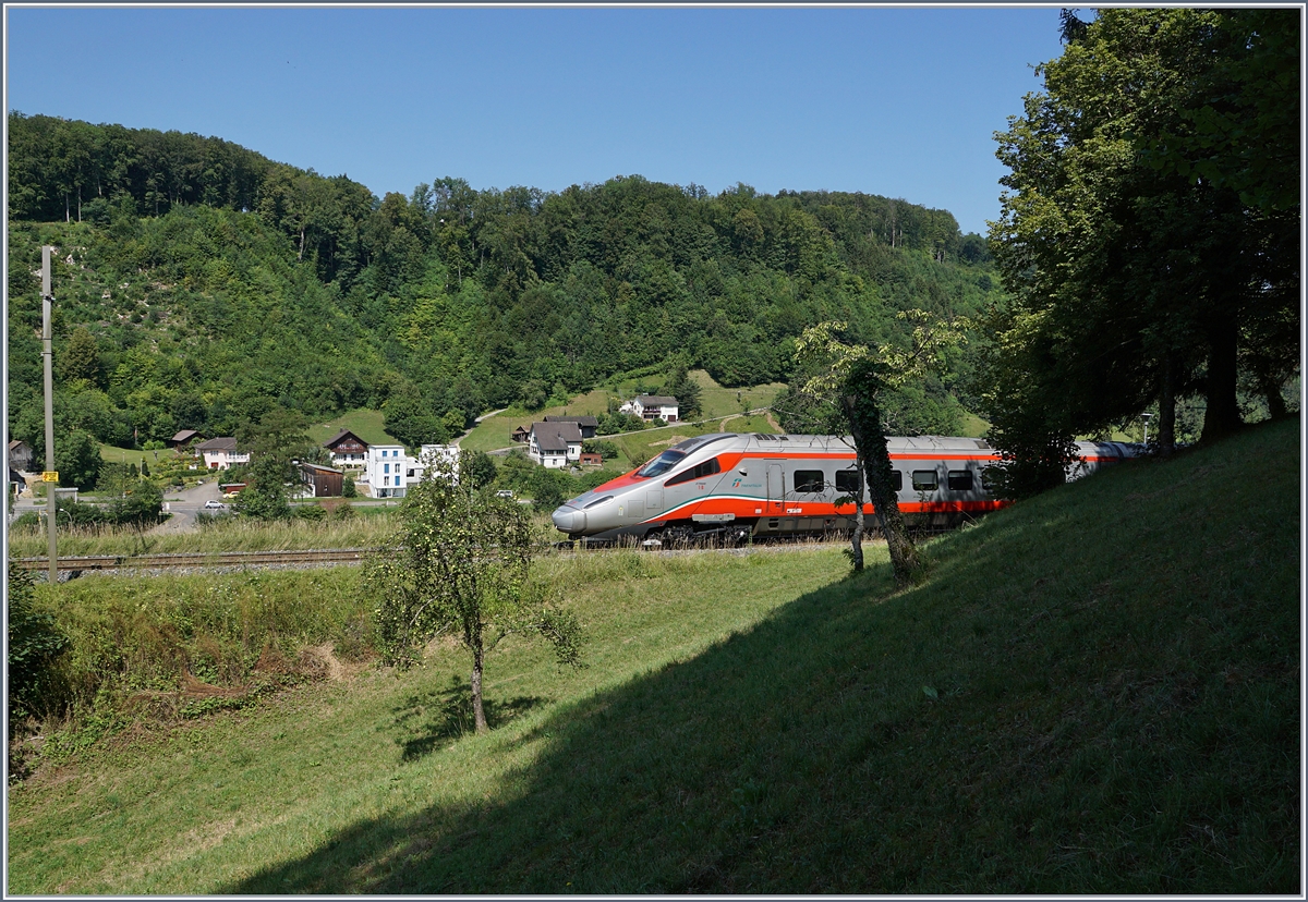 The FS Trenitalia ETR 610 001 in Rümlingen.
18.07.2018