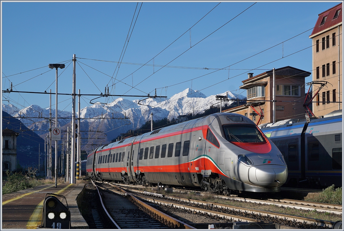 The FS Trenitalia ETR 610 004 on the way to Milnao in Domodossola.

08.04.2019