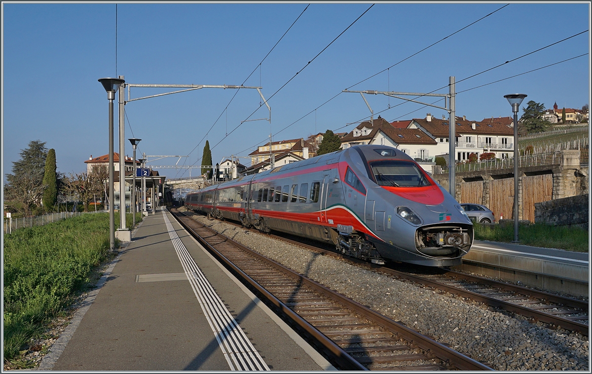 The FS Trenitalia ETR 610 011 on the way to Milano in Rivaz.

03.04.2021