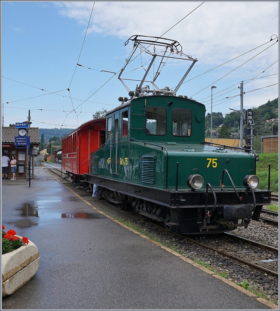 The +GF+ Ge 4/4 75 with a short train to Chamby in Blonay.

28.06.2020