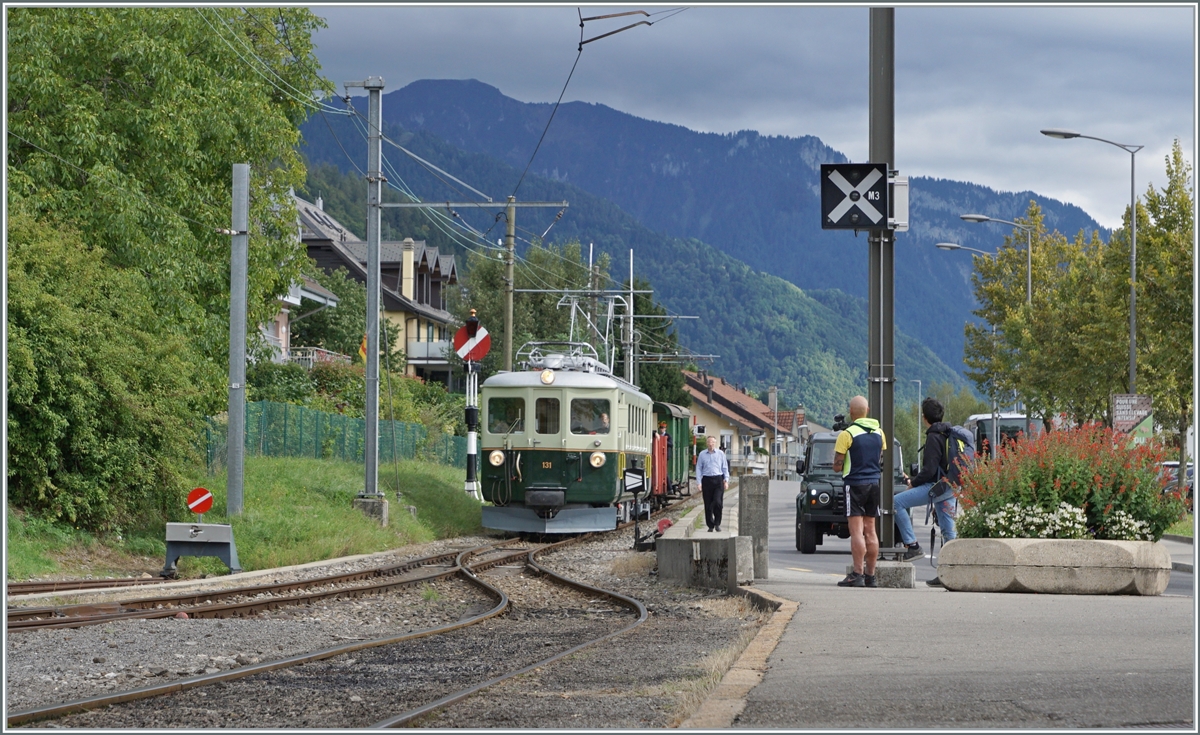 The GFM Ce 4/4 131 (built 1943) from the GFM Historic by the Blonay Chamby Railway in Blonay. 

10.09.2022