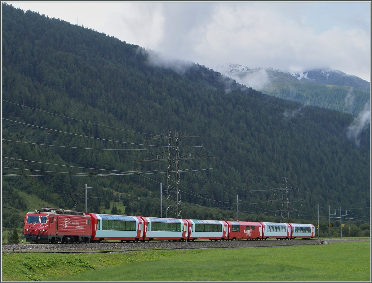 The  Glacier Express  near Oberwald.
16.08.2014 