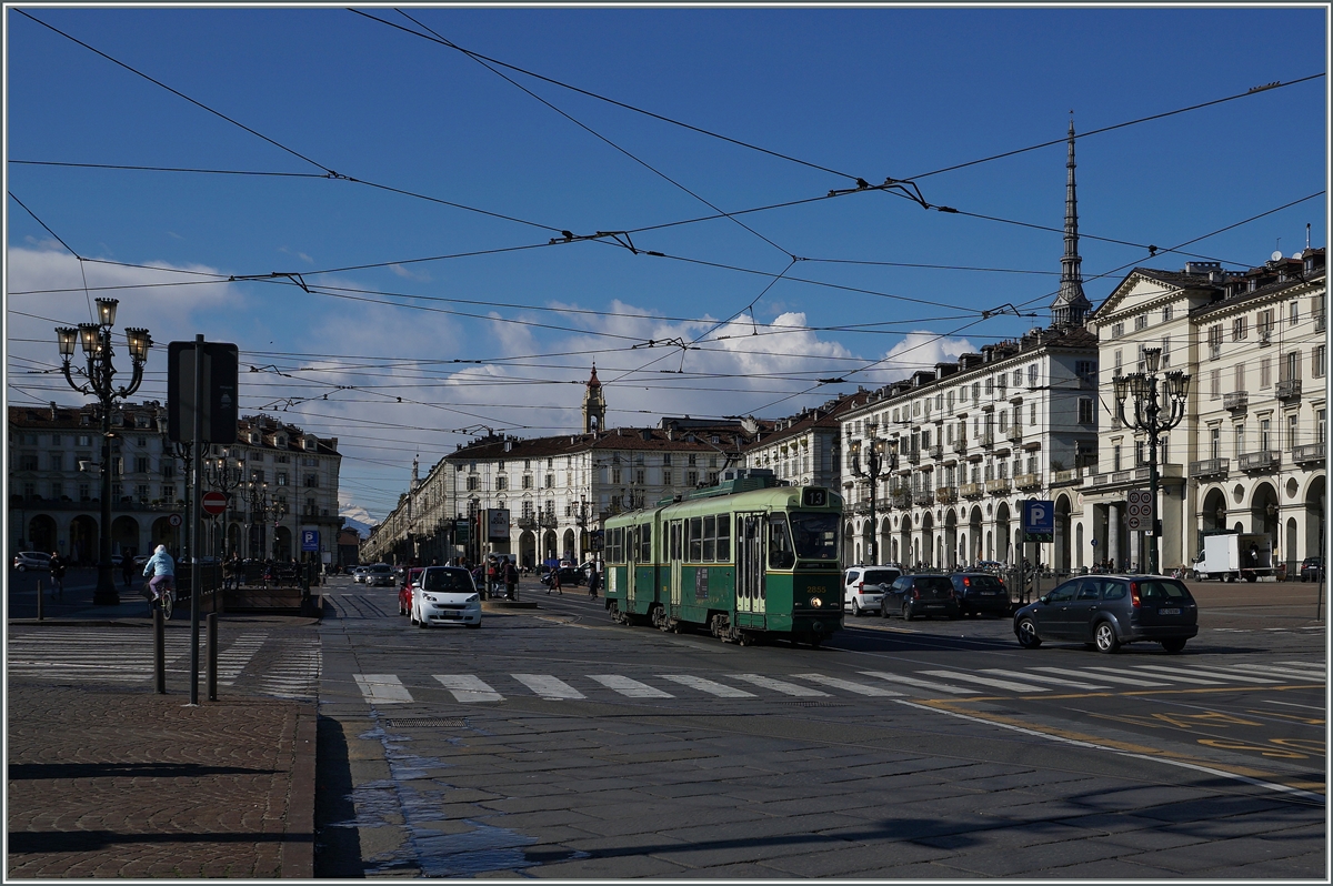 The GTT Tram 2855 on the Piazza Vittorio Veneto in Torino.
08.03.2016