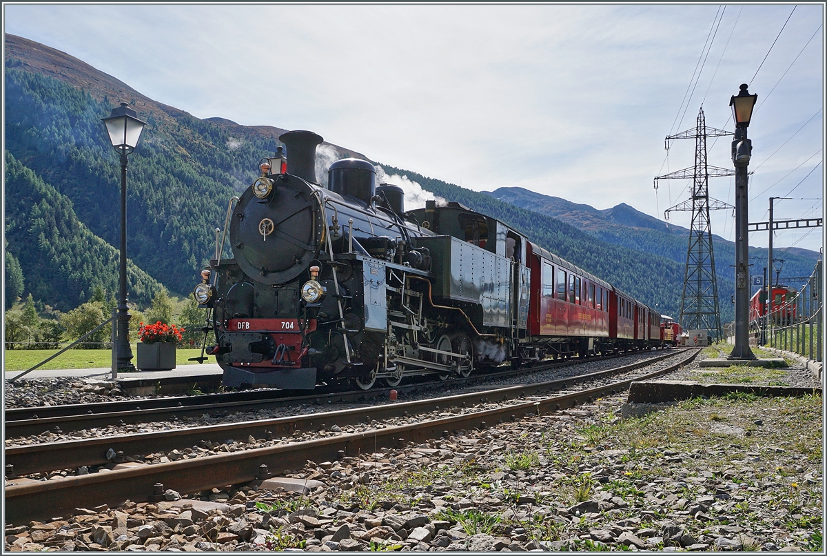 The HG 4/4 704 wiht his steamer service 154 to Rehalp in the Oberwald DFB Station. 

30.09.2021