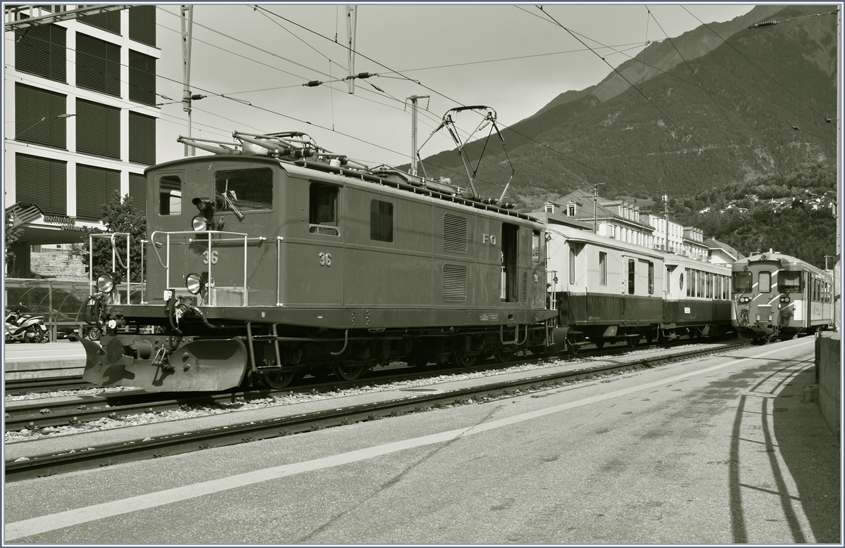 The HGe 4/4 36 with his Glacier Pullman Express St.Moritz - Zermatt in Brig. Foration of this tran: RhB D 4051, RhB As 1144, RhB WR-S 3820 and RhB As 1143.

31.08.2019