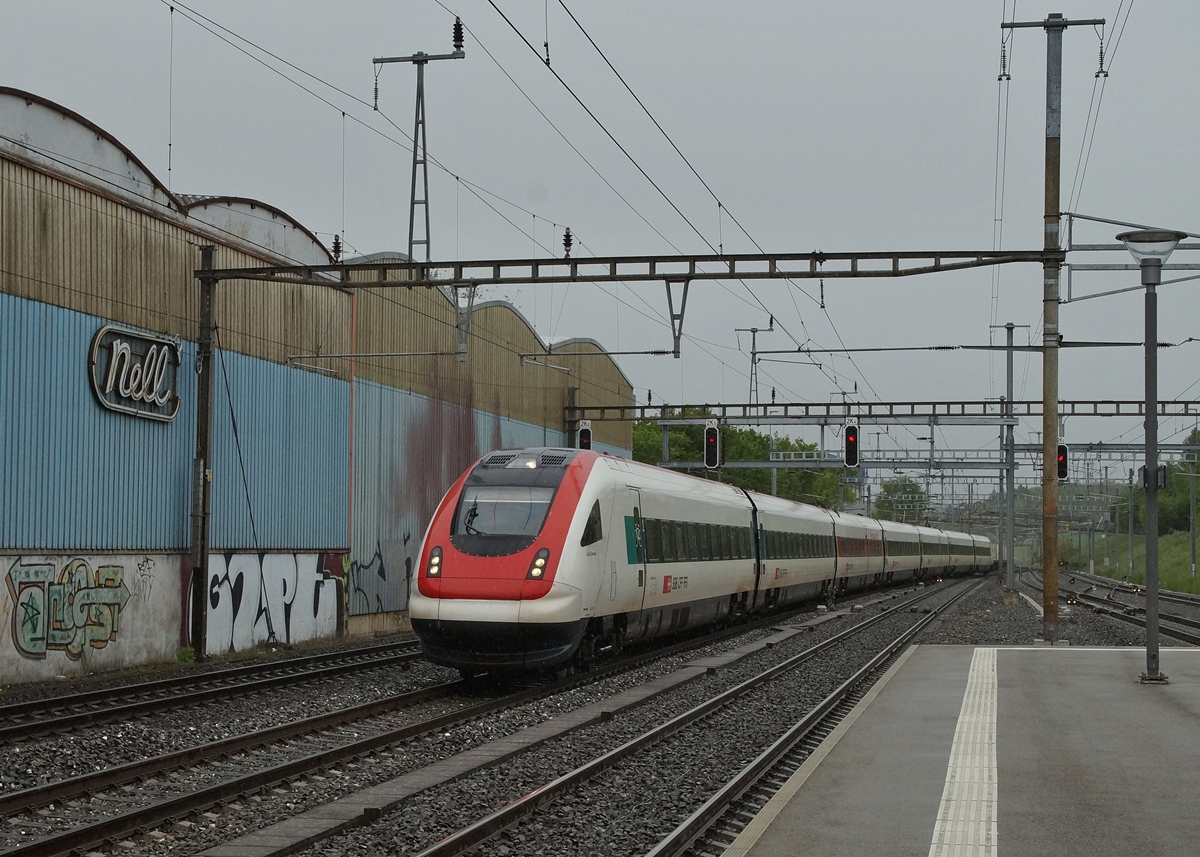 The ICN 624 from Basel to Genève Aéroport in Bussigny.
28.04.2014