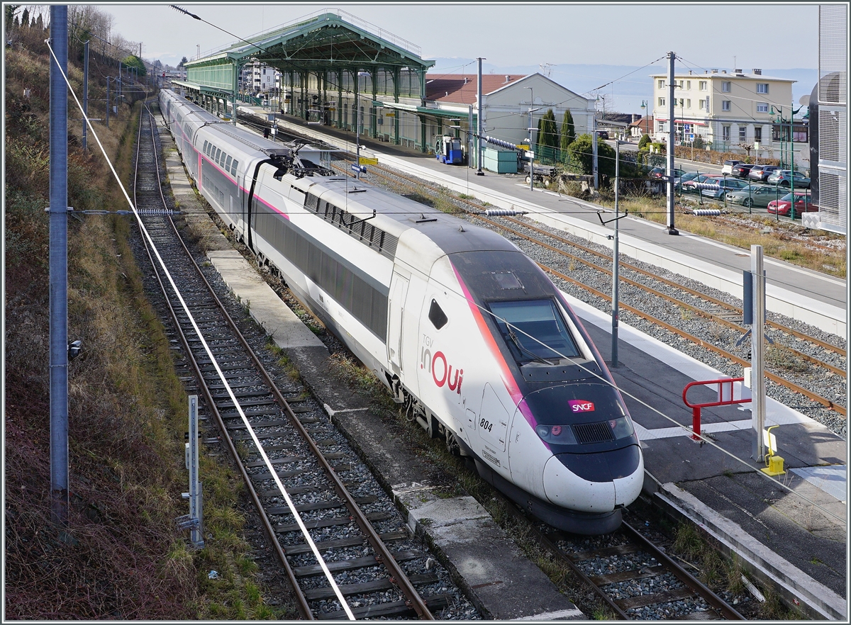 The  inoui TGV 6504 in Evian les Bains is waiting his departur to Paris. 
This is the Euroduplex N° 804.

12.01.2022