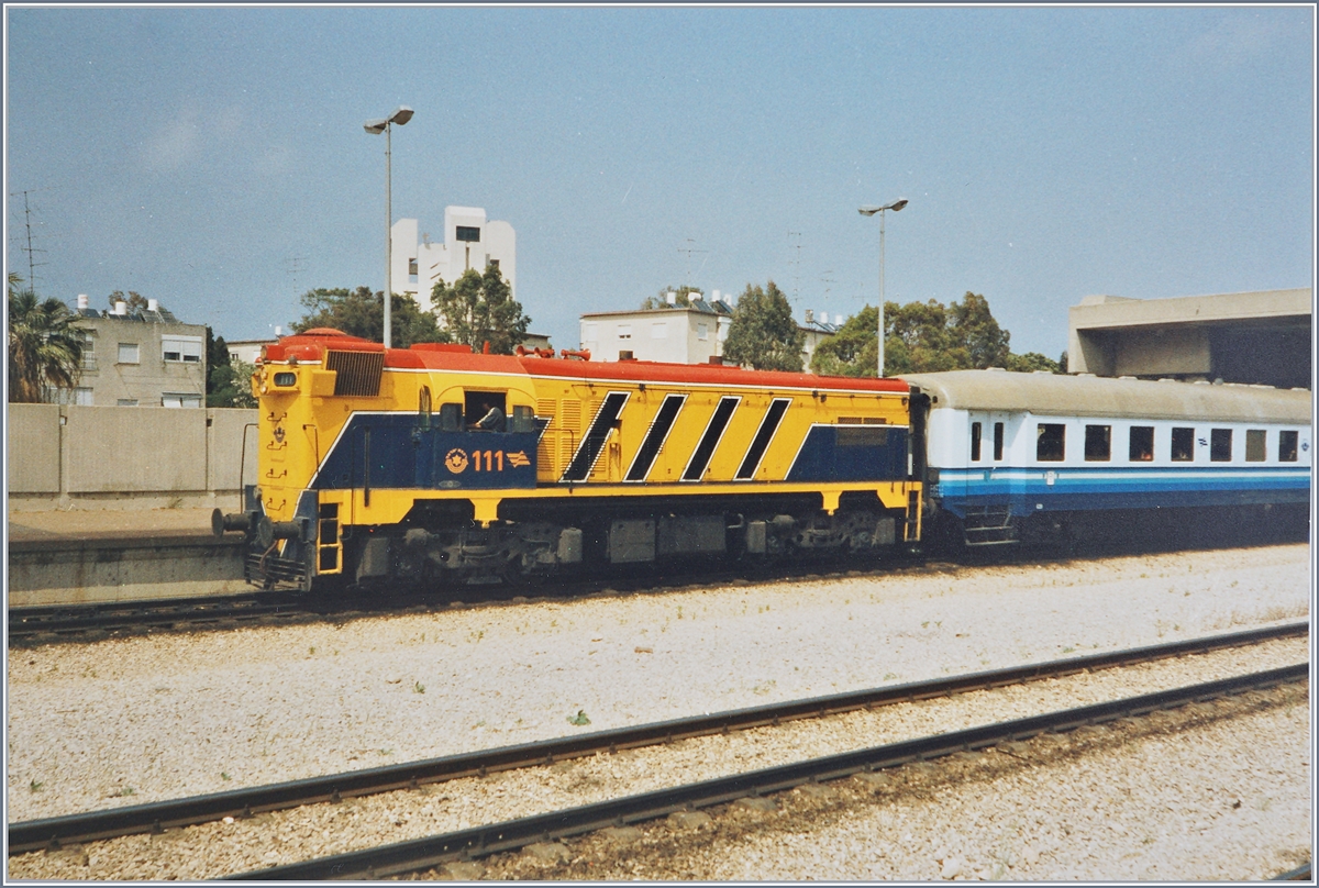 The IR N° 111 in Haifa. 
spring 1992/scanned analog photo 
(new 1200 px. edition)