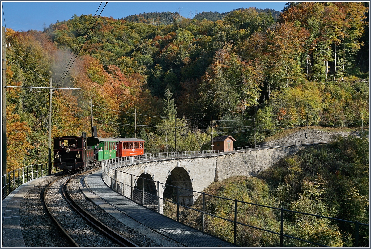 The JS / BAM G 3/3 N° 6 by the Blonay-Chamby Railway near Vers chez Robert on the way to Blonay.

14.10.2018