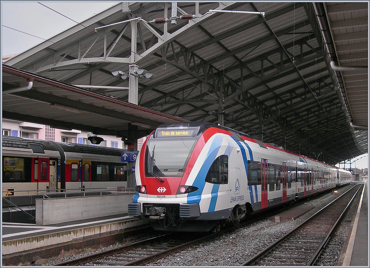 The Léman Express RABe 522 216 and 220 in Lausanne.

09.02.2019