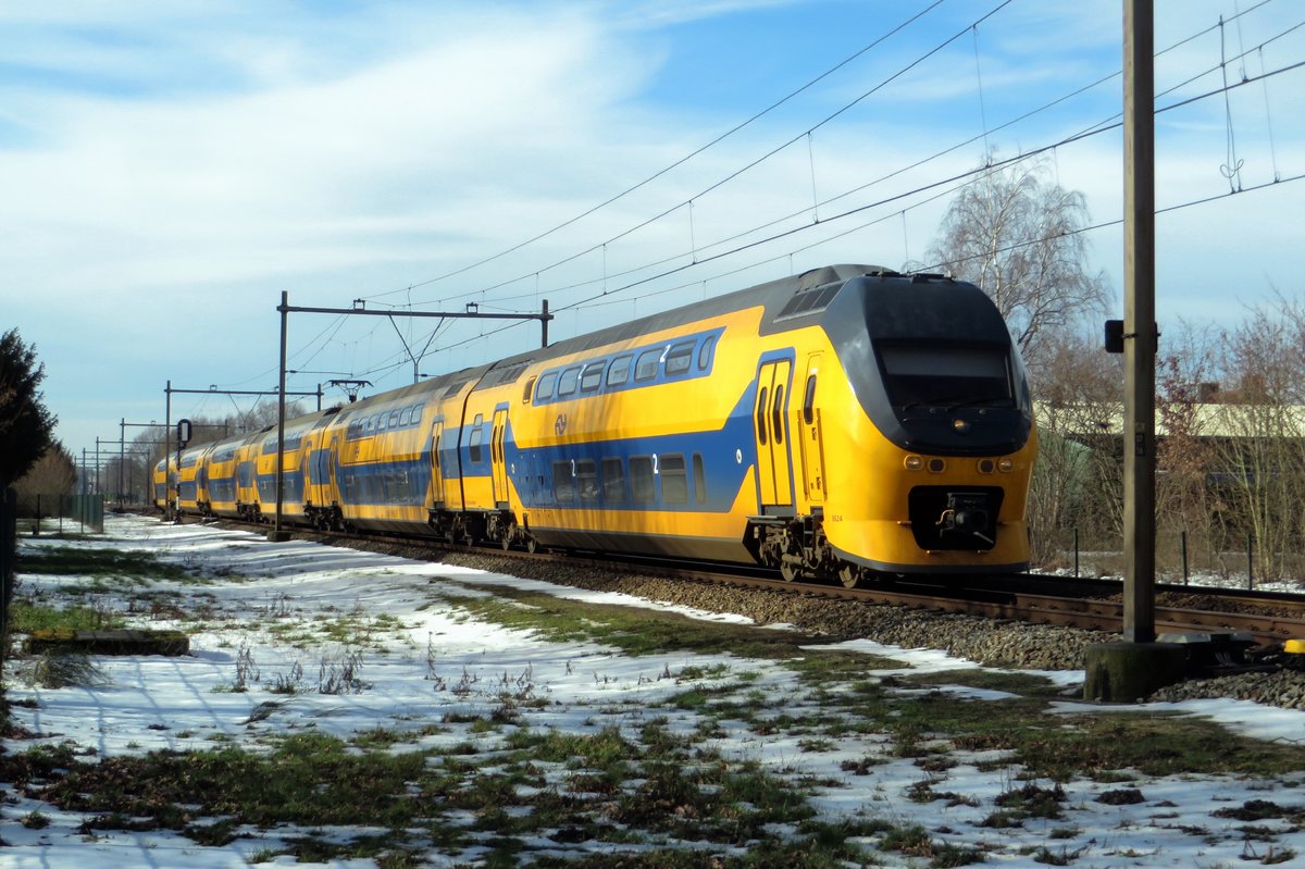 The last remnants of the snow lie at Alverna on 16 February 2021 whilst NS 8624 passes by.