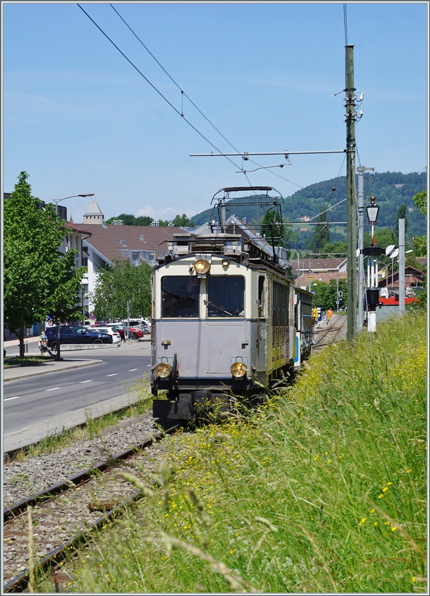 The LLB ABFe 2/4 N° 10 on the way to Chamby by Blonay. 

21.05.2022