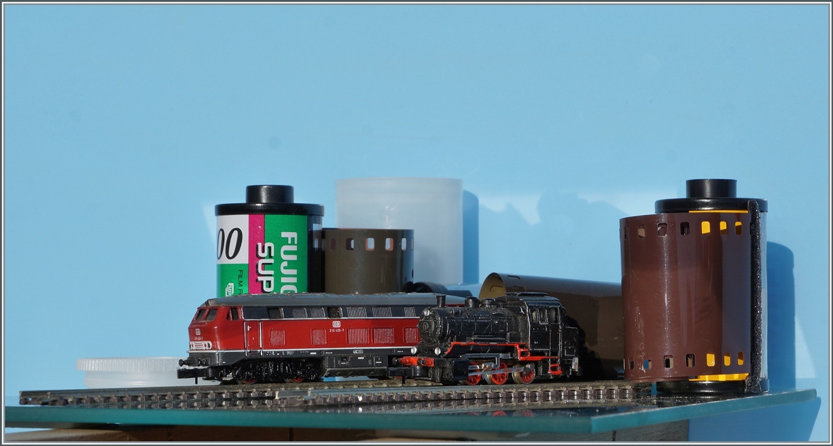 The märklin mini club is very small. The picture shows two of the locomotive models of the BR 89 and 216 that were presented for the introduction in 1972.

Jan 24, 2021