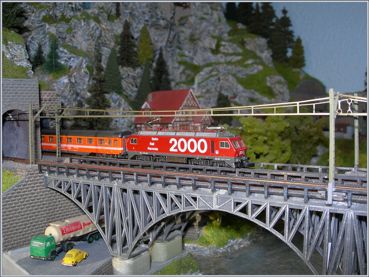 The Märklin mini club SBB Re 4/4 IV with an EC on the  Musel  Bridge. 

23.11.2016