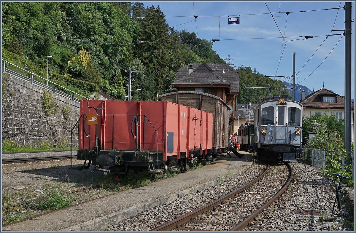 The MCM BCFeh 4/4 N° 6 in the Chamby Station.

25.07.2020