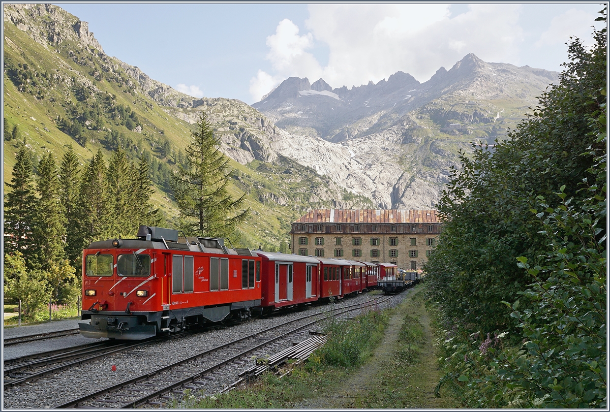 The MGB HGm 4/4 61 on a DFB -service in Gletsch. 

31.08.2019