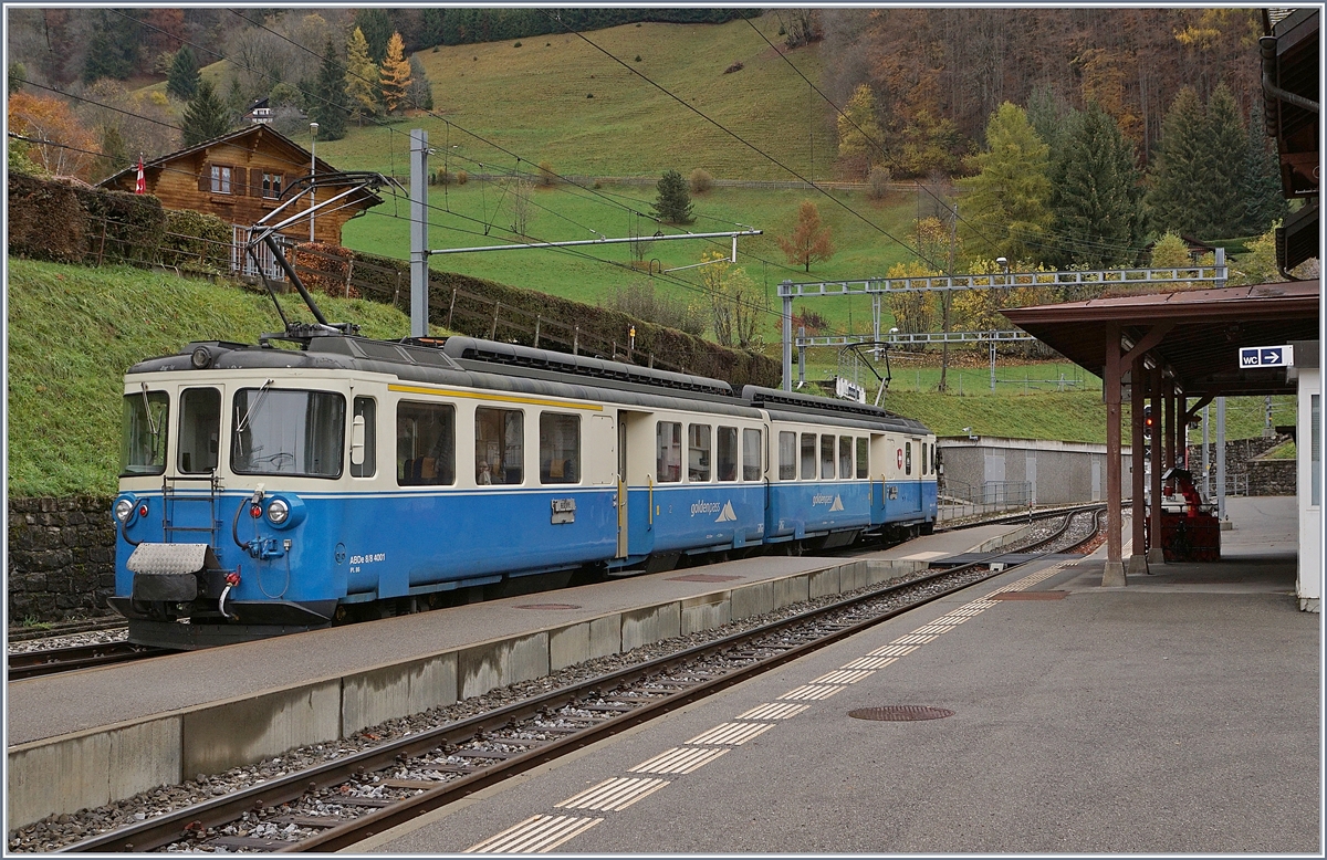 The MOB ABDe 8/8 4001 SUISE in Les Avants.
11.11.2017