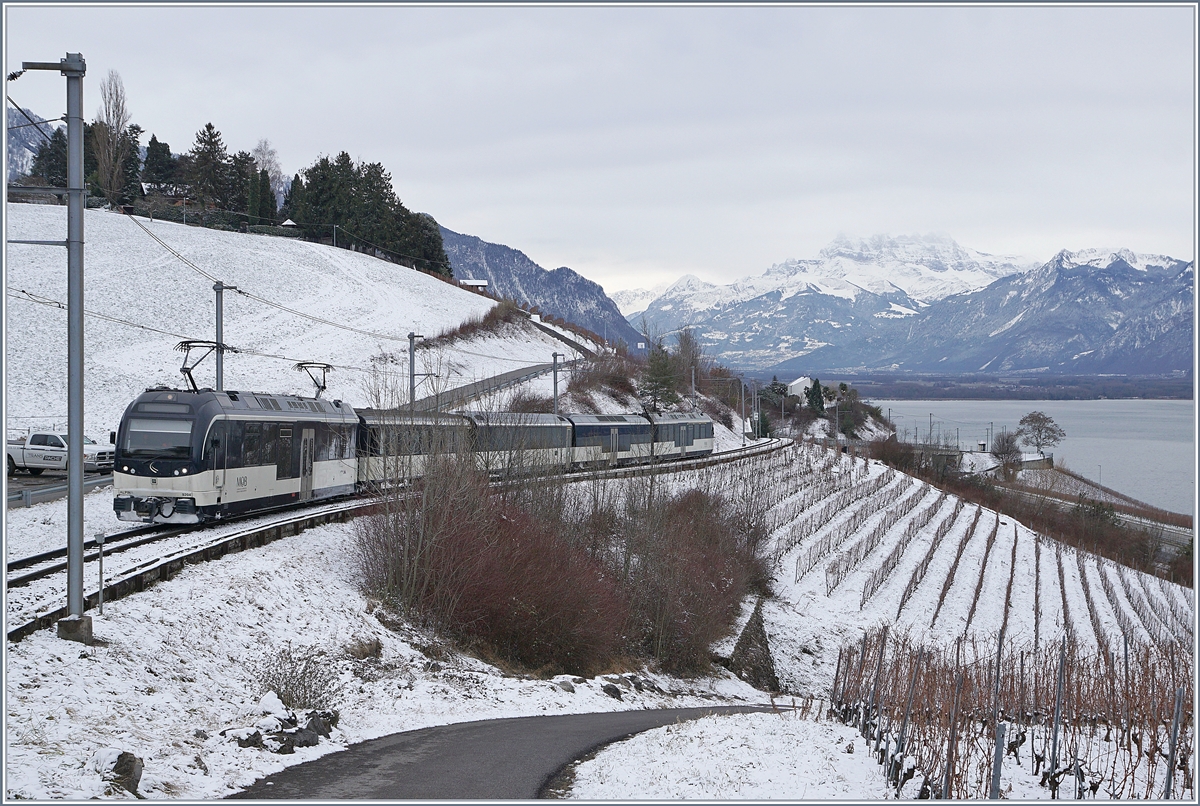 The MOB ABDe 8/8 4001 between Chatelard VD and Planchamp.
29.12.2017