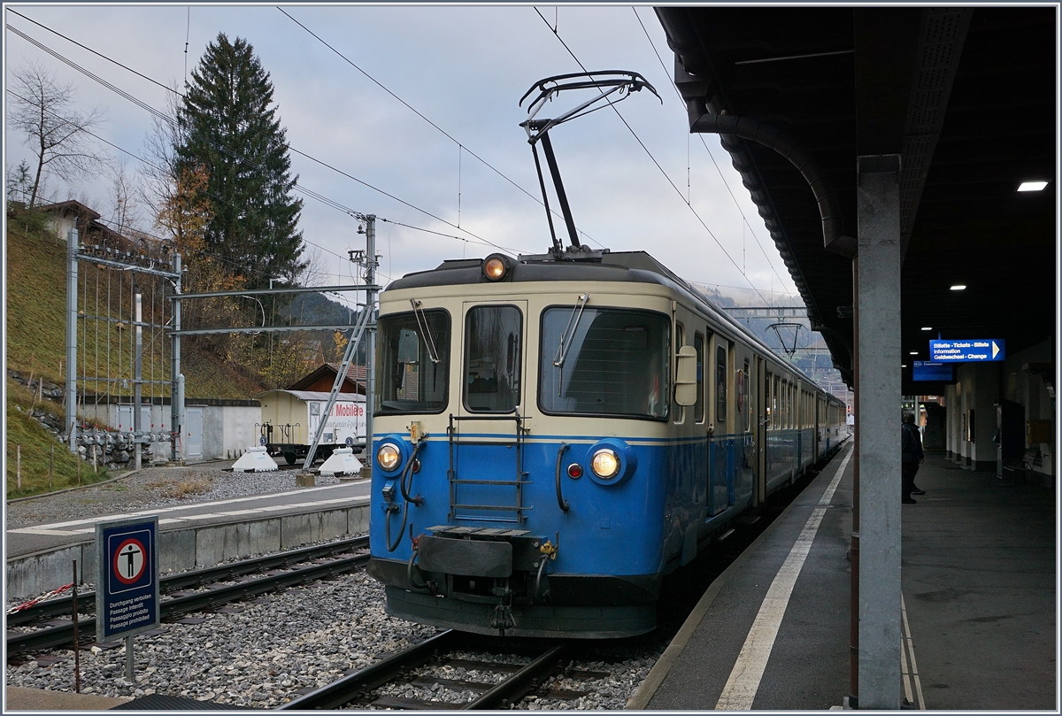 The MOB ABDe 8/8 4001 SUISSE in Gstaad. 

30.10.2017